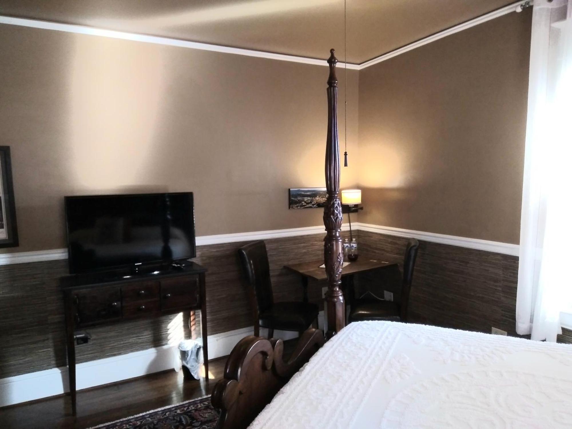 Black Lantern Inn Роанок Экстерьер фото